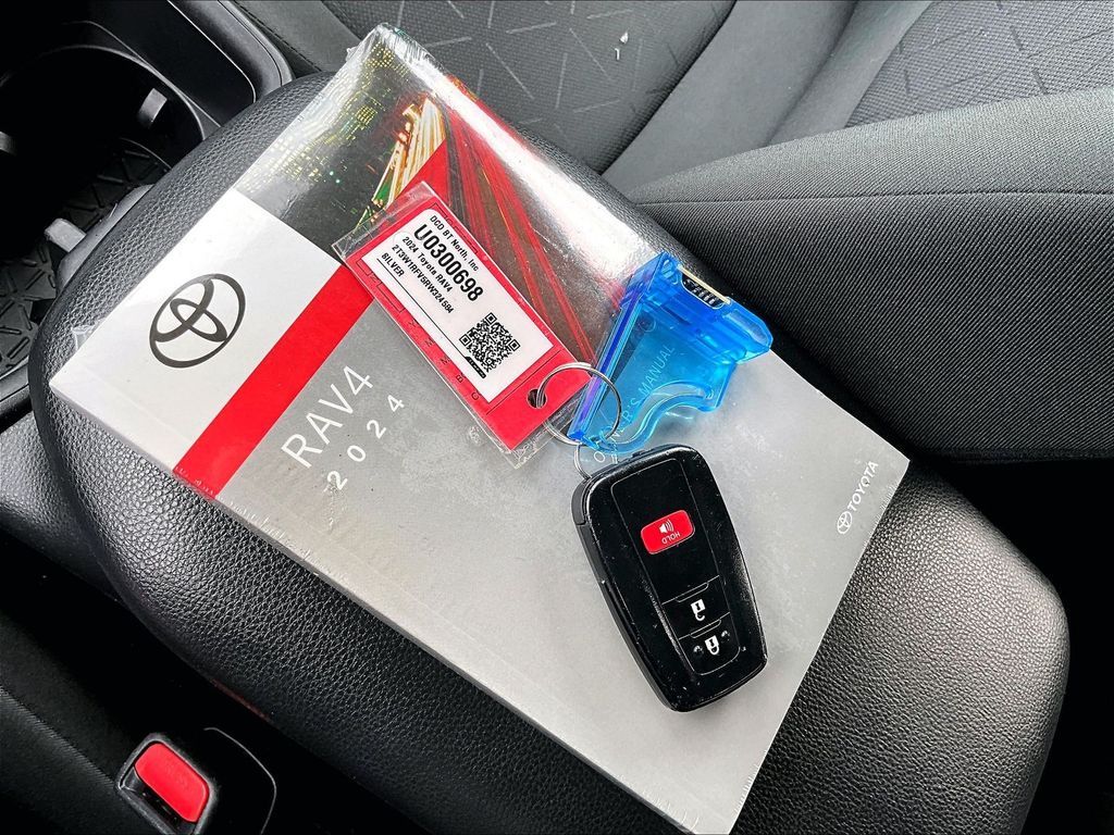2024 Toyota RAV4 — photo 29