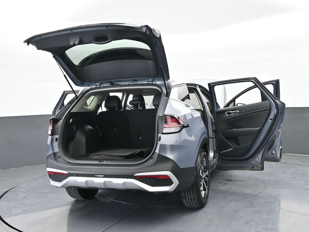 Used 2025 Everlasting Silver Kia EX image 77