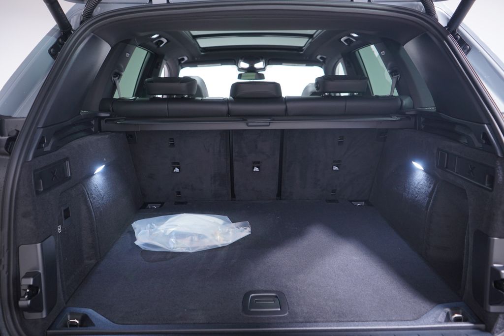 Thumbnail: 2026 BMW X5 - 15