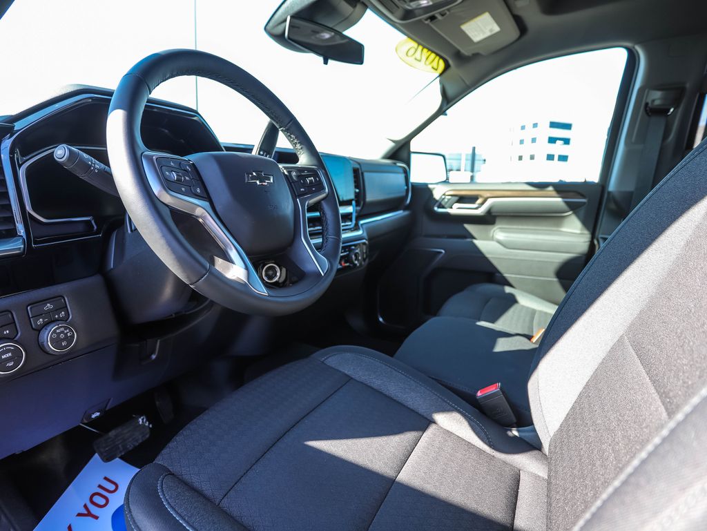 Thumbnail: 2026 Chevrolet Silverado 1500 - 10