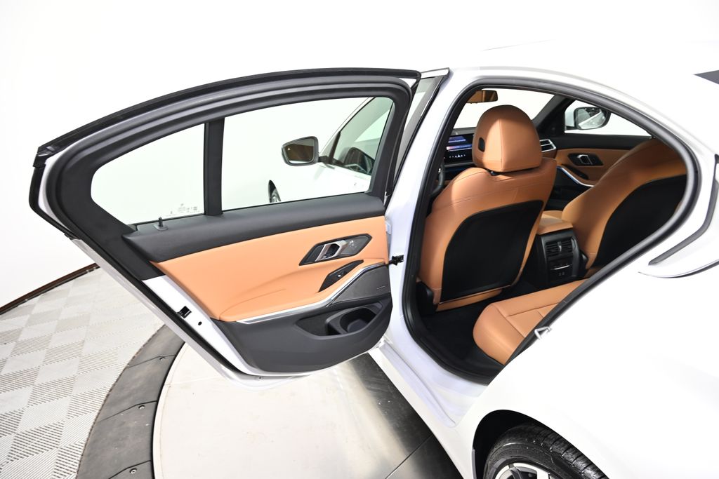 Thumbnail: 2025 BMW 3 Series - 23