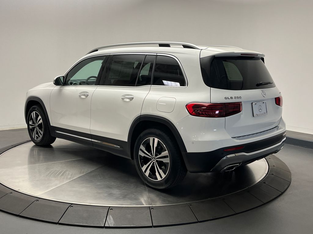 2025 Mercedes-Benz GLB 250 5