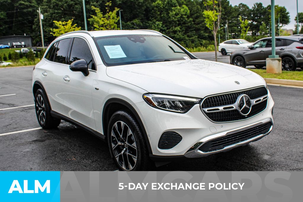 Used 2025 White Mercedes-Benz GLC 350e image 4