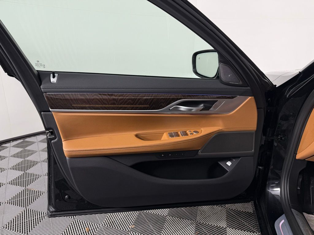 Thumbnail: 2022 BMW 7 Series - 13