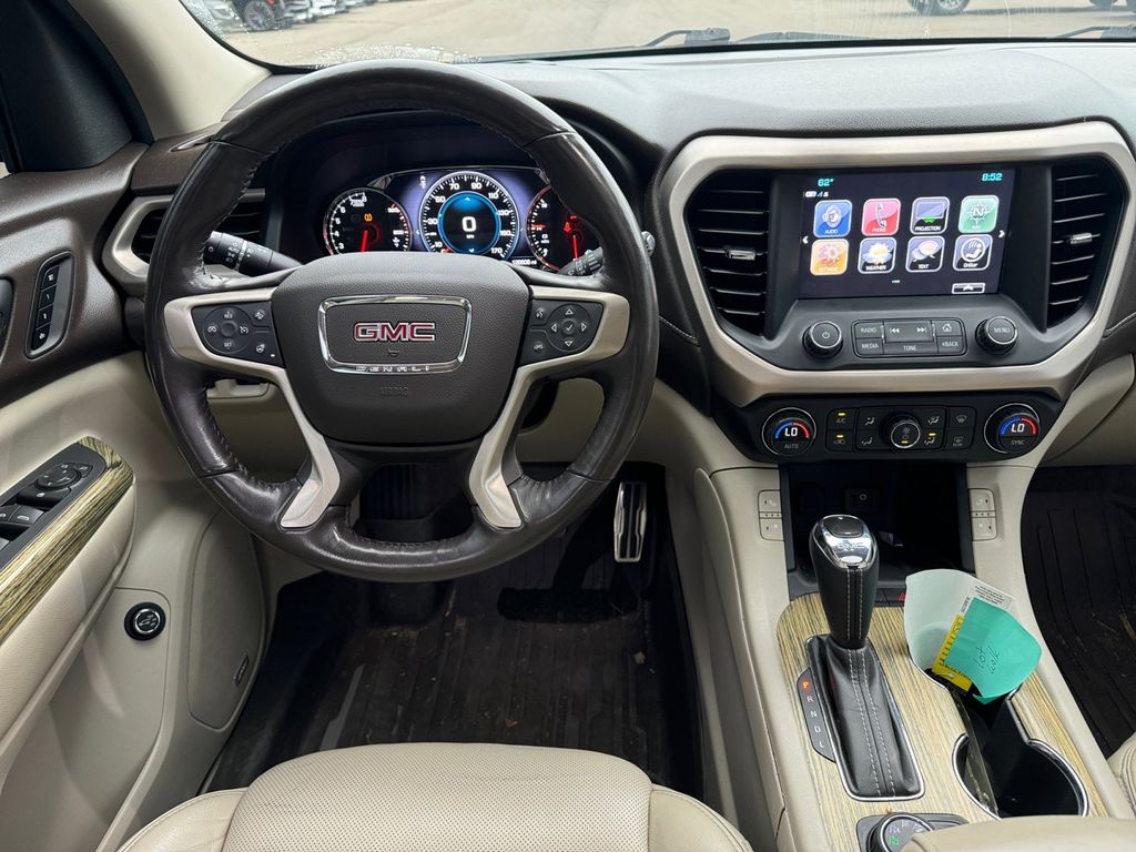 2018 GMC Acadia Denali 9