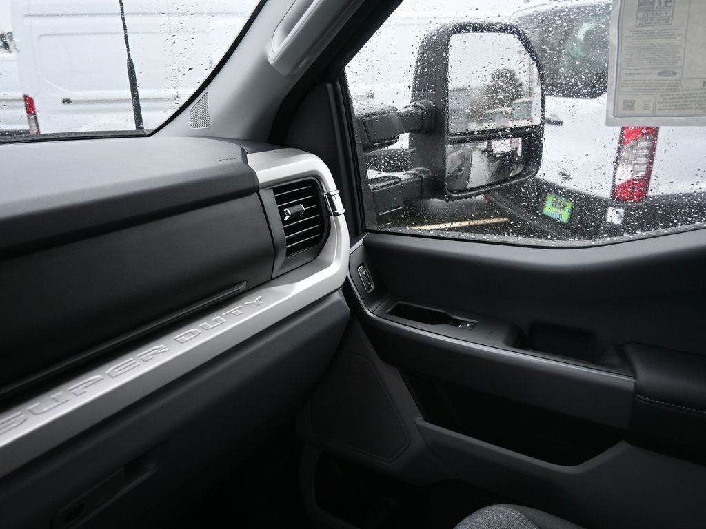 2025 Ford F-350 Super Duty XLT