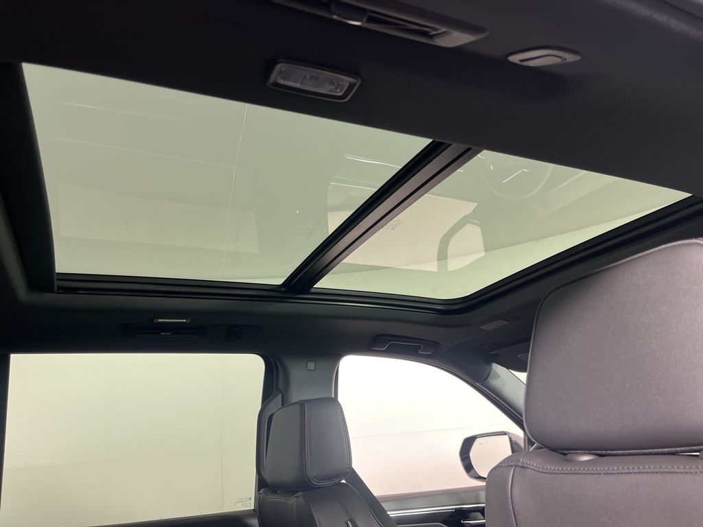 Thumbnail: 2026 Chevrolet Suburban - 16