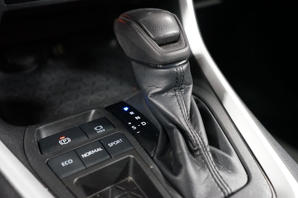 Thumbnail: 2023 Toyota RAV4 - 21