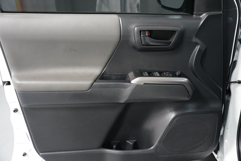 Thumbnail: 2023 Toyota Tacoma - 30