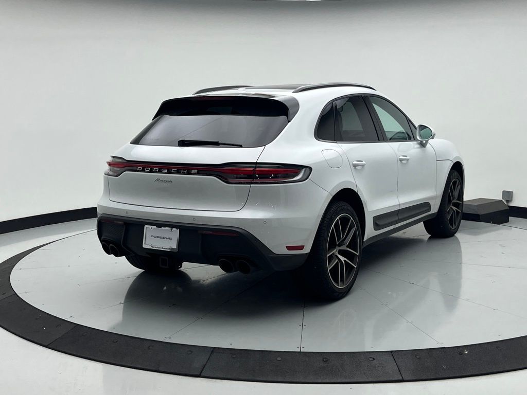 Thumbnail: 2023 Porsche Macan - 7