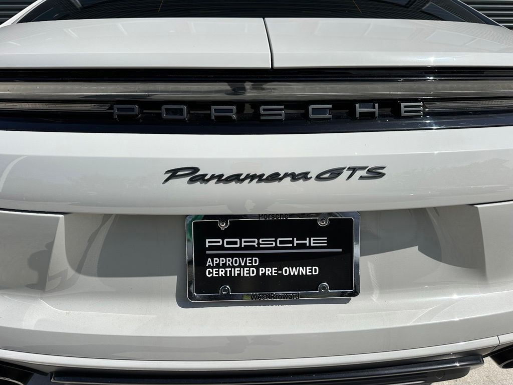 Thumbnail: 2026 Porsche Panamera - 14