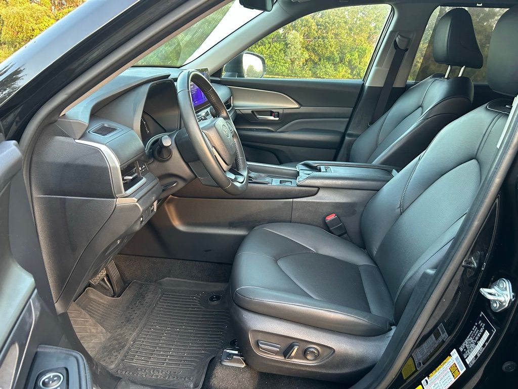2024 Toyota Grand Highlander XLE 15
