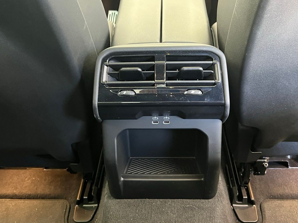 Thumbnail: 2024 BMW 5 Series - 9