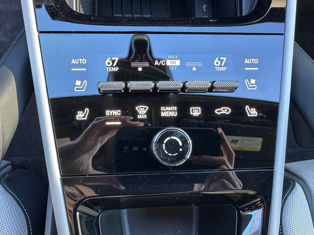 Thumbnail: 2026 Porsche Cayenne - 25