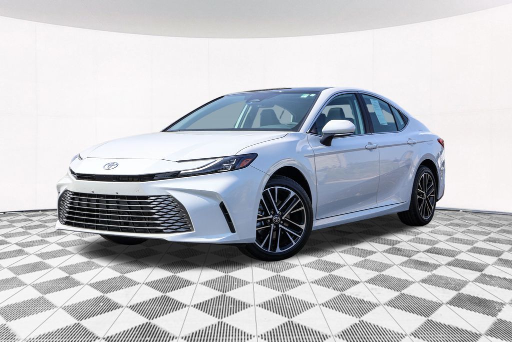 2025 Toyota Camry XLE 2