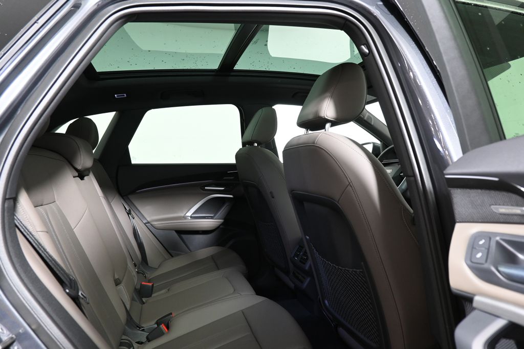 Thumbnail: 2025 Audi Q5 - 22