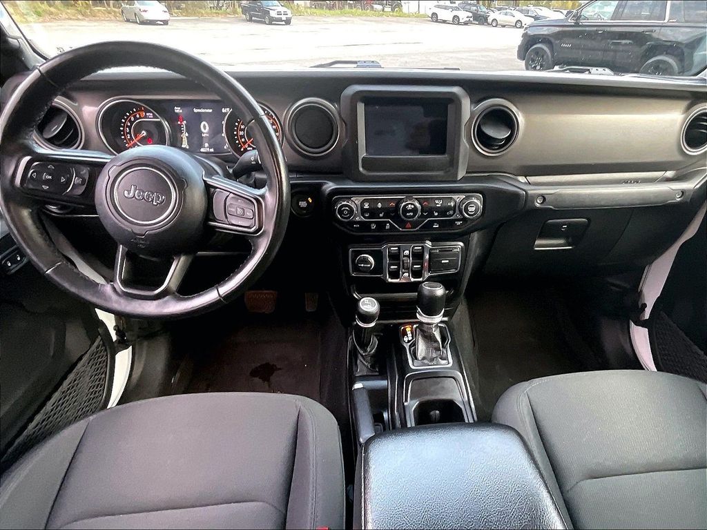 2022 Jeep Gladiator — photo 21