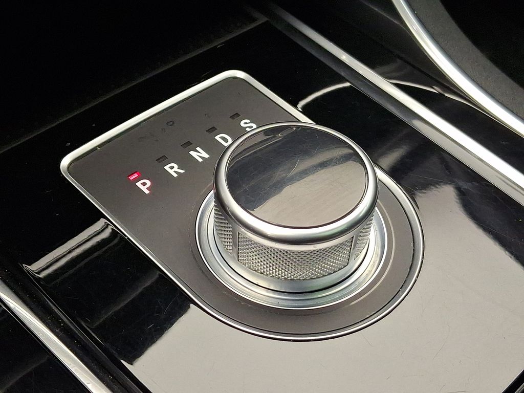 Thumbnail: 2016 Jaguar XF - 16