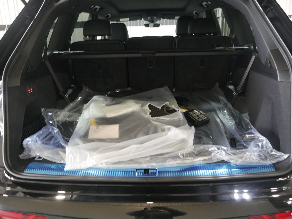 Thumbnail: 2026 Audi Q7 - 21