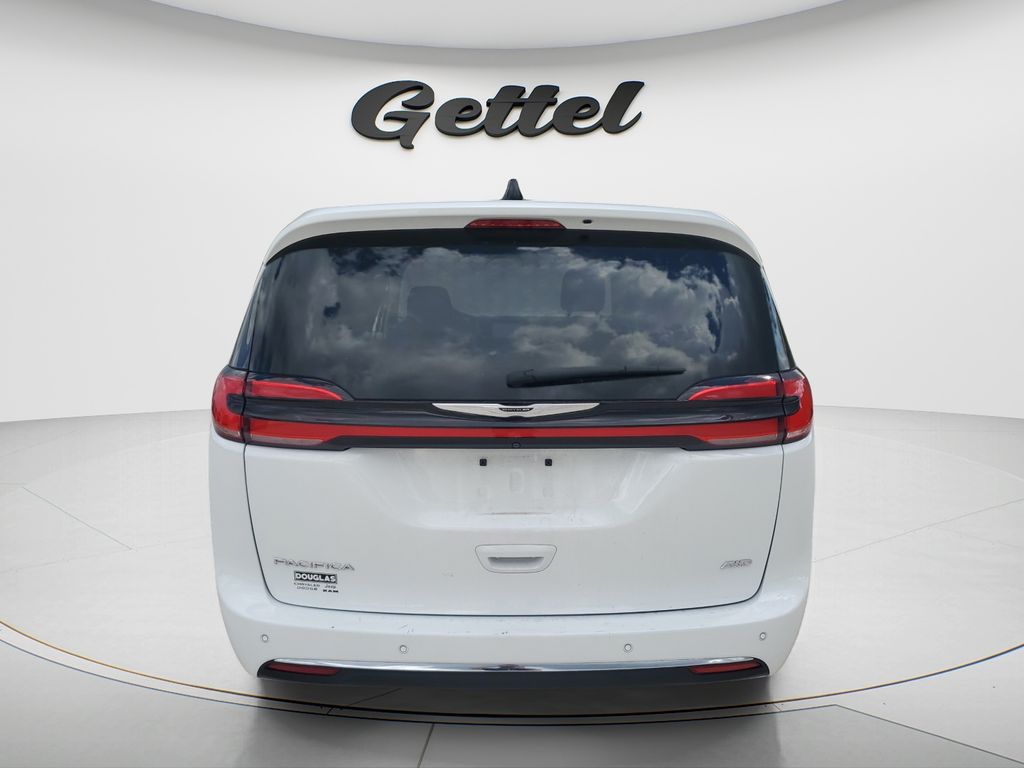 View vehicle photo 5