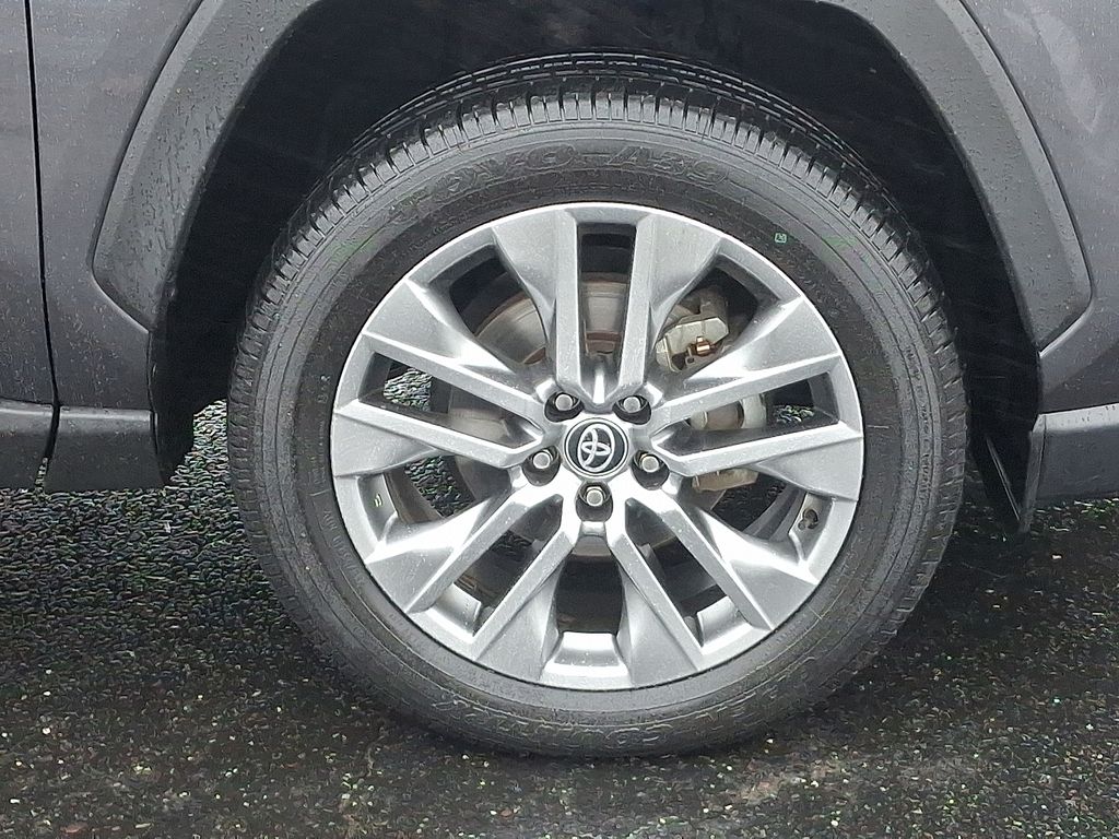 Thumbnail: 2023 Toyota RAV4 - 8