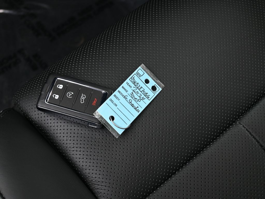 Used 2024 Silver Zynith Jeep Overland image 19