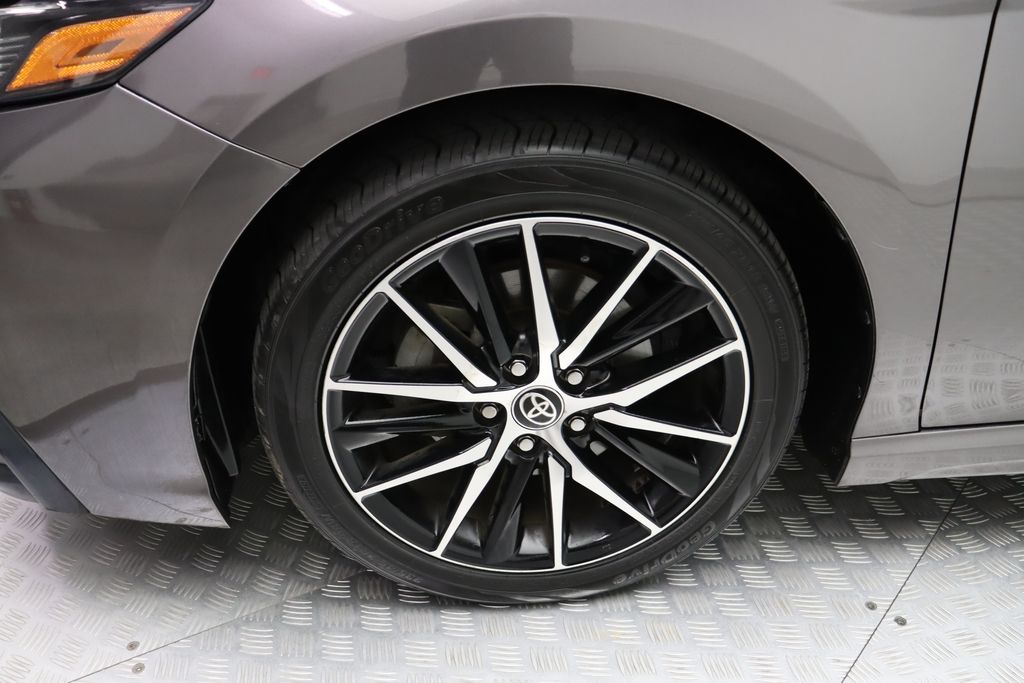 2022 Toyota Camry SE 4