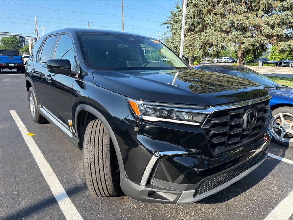 Thumbnail: 2023 Honda Pilot - 4