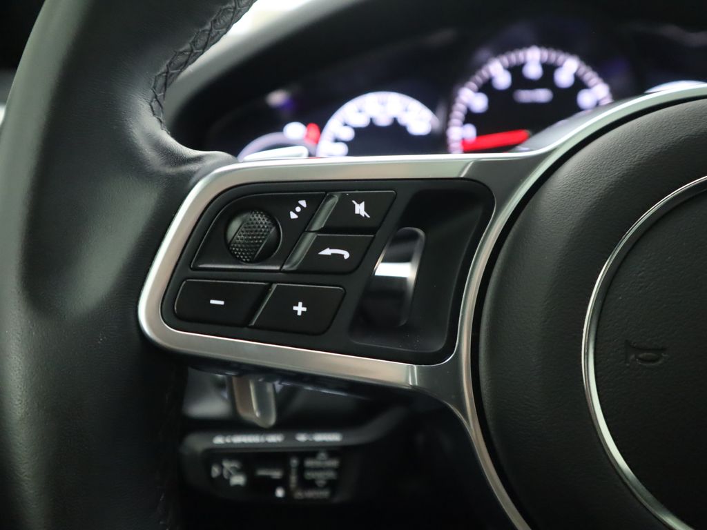 Thumbnail: 2020 Porsche Cayenne - 11