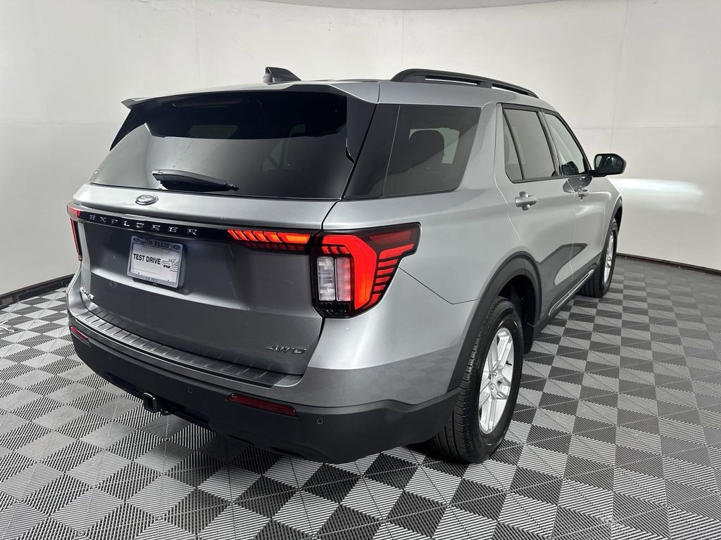 2025 Ford Explorer Active 7