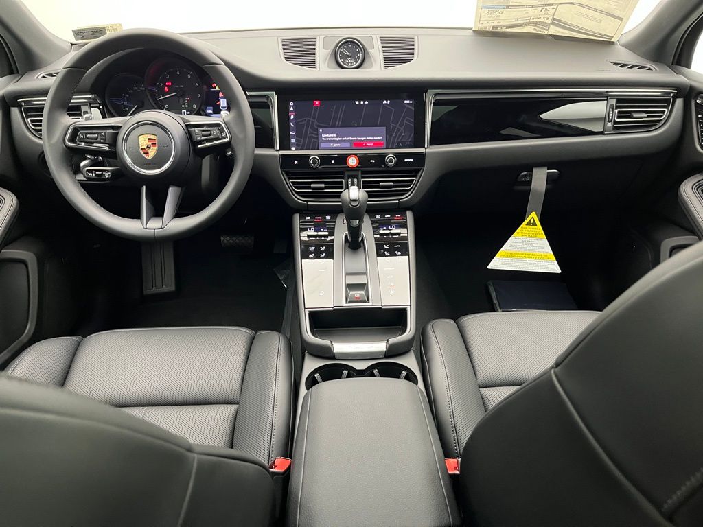 Thumbnail: 2026 Porsche Macan - 23