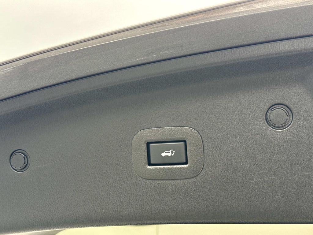 Thumbnail: 2020 INFINITI QX80 - 31