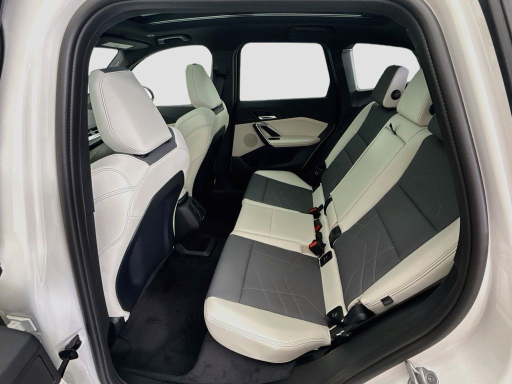 New 2027 White BMW xDrive28i image 20