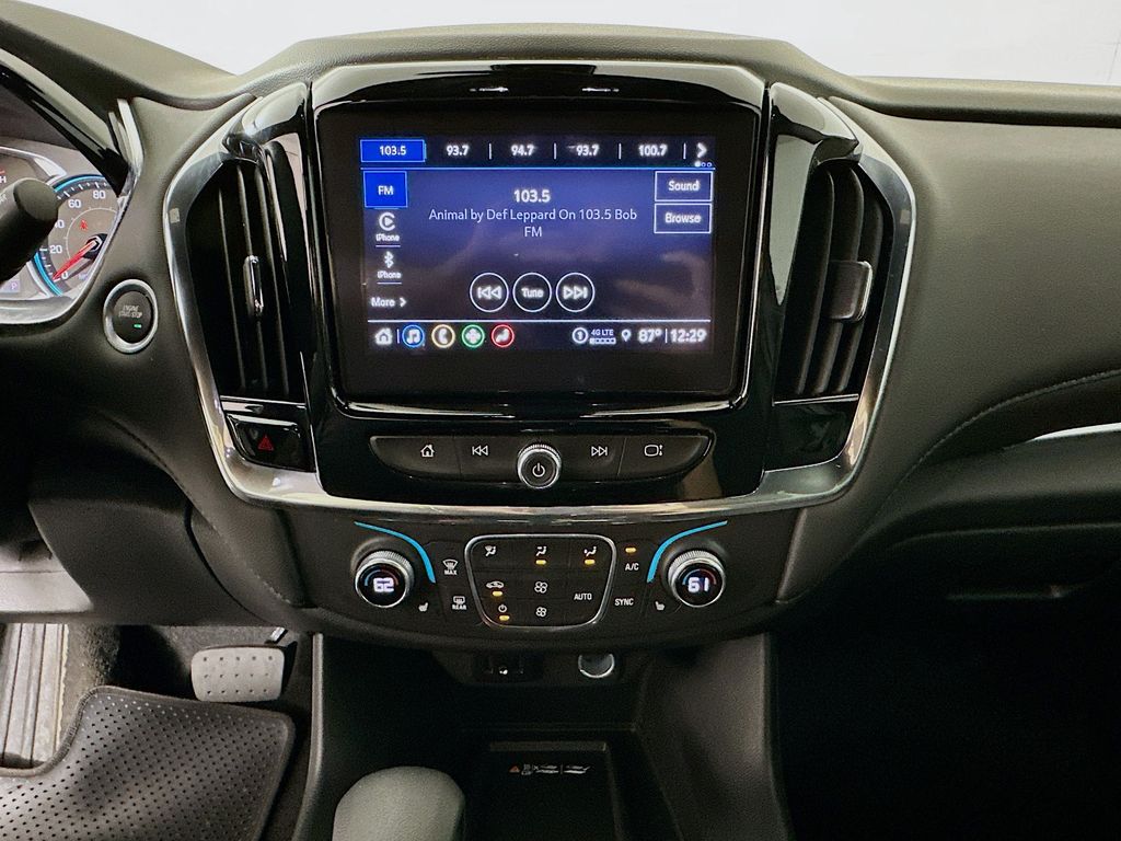 Thumbnail: 2023 Chevrolet Traverse - 14