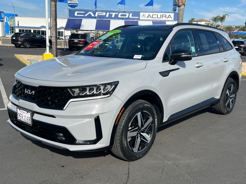 Thumbnail: 2022 Kia Sorento - 3