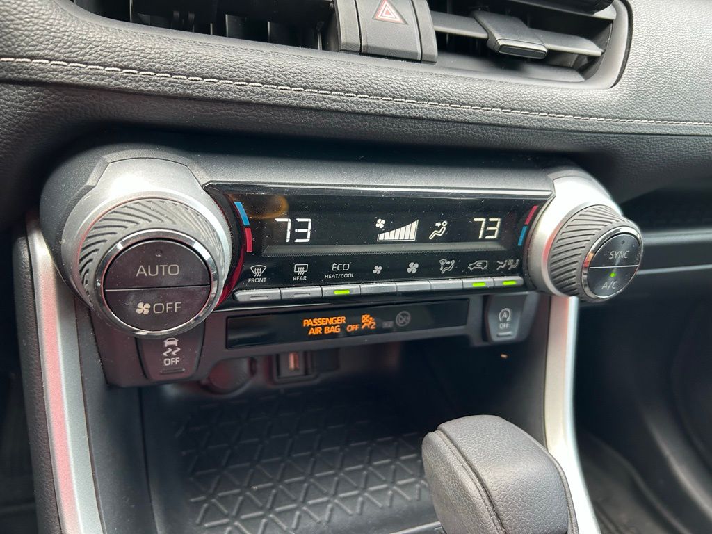 Thumbnail: 2021 Toyota RAV4 - 26