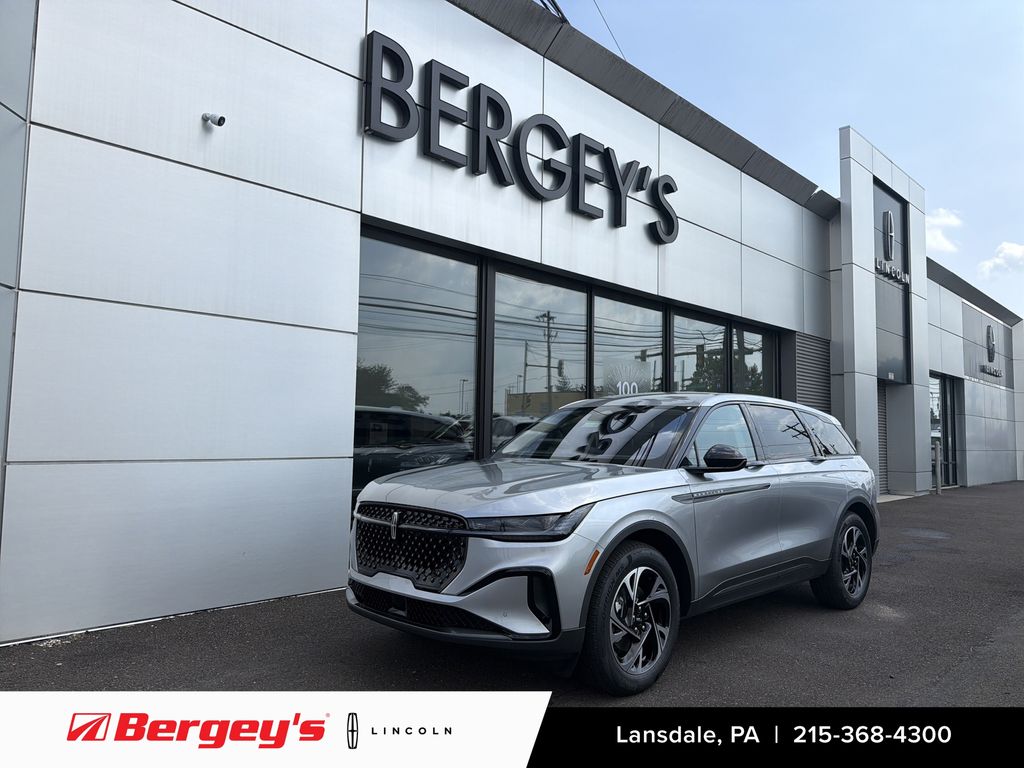 Silver Radiance Metallic Clearcoat 2026 Lincoln Nautilus SUV / Crossover All-Wheel Drive Continuously Variable Transmission