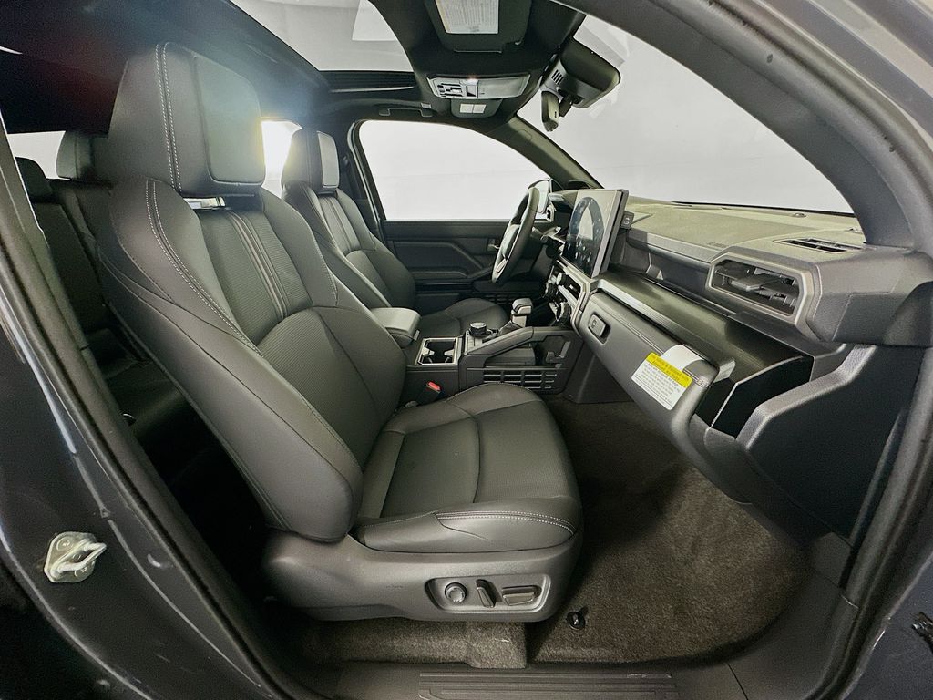 Thumbnail: 2025 Toyota 4Runner - 29