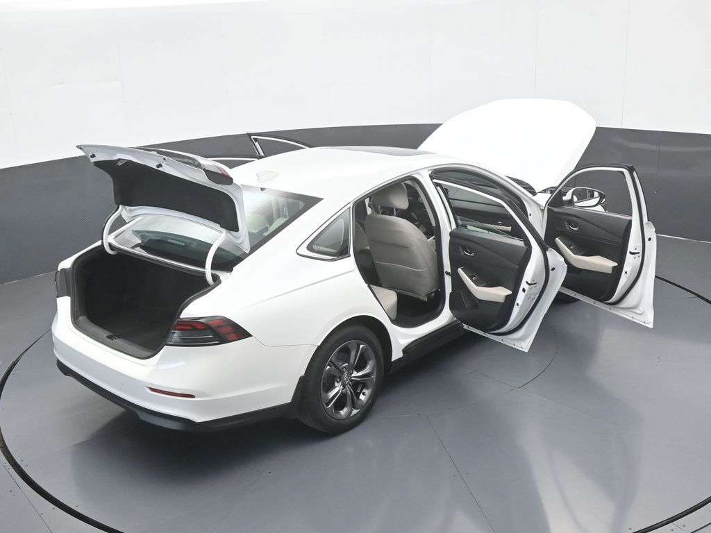 Used 2023 White Honda EX image 69
