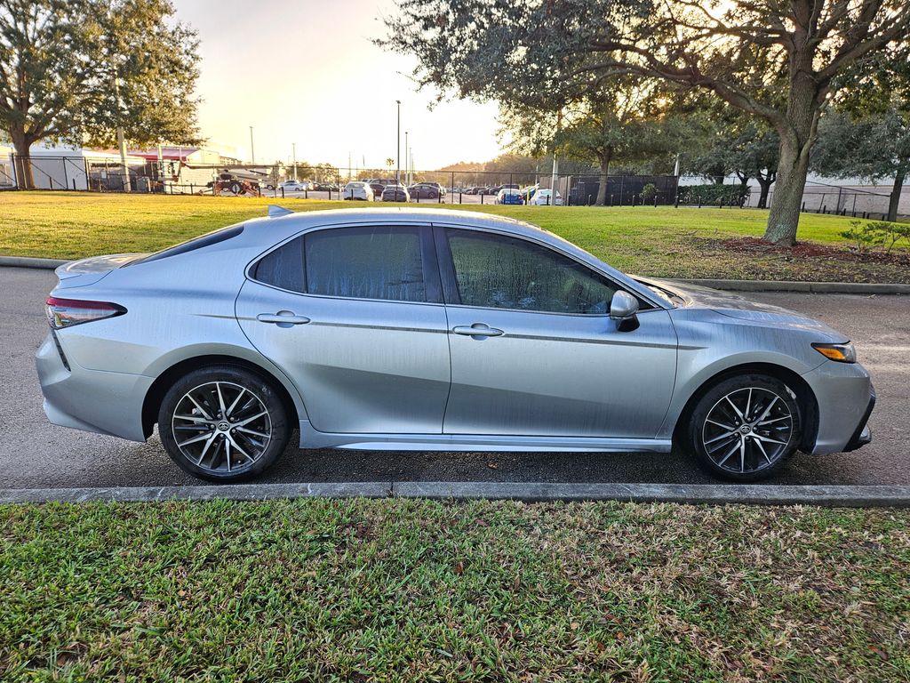 2024 Toyota Camry SE 7