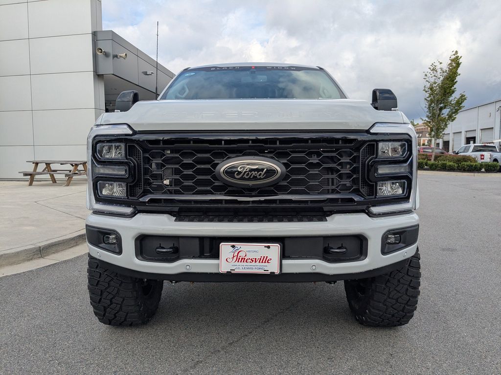 2025 Ford F-250 Super Duty Black Widow