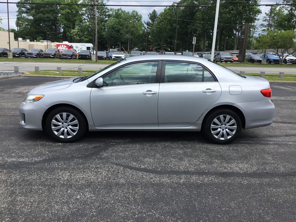 Thumbnail: 2013 Toyota Corolla - 2
