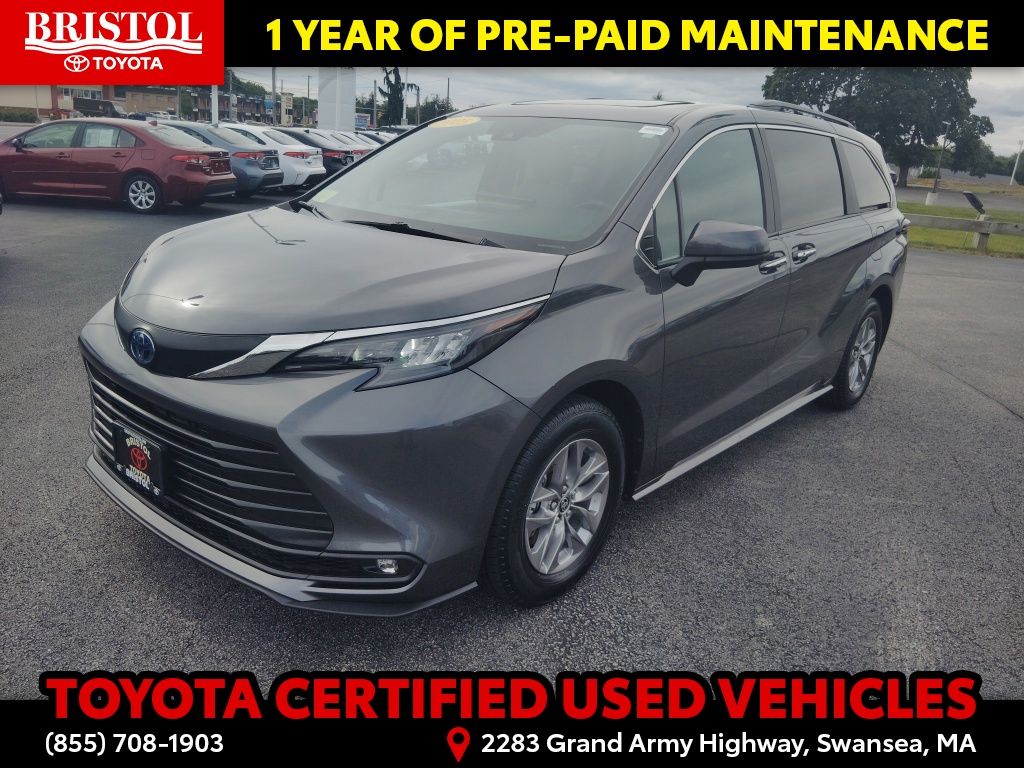 Used 2025 Toyota Sienna Van
