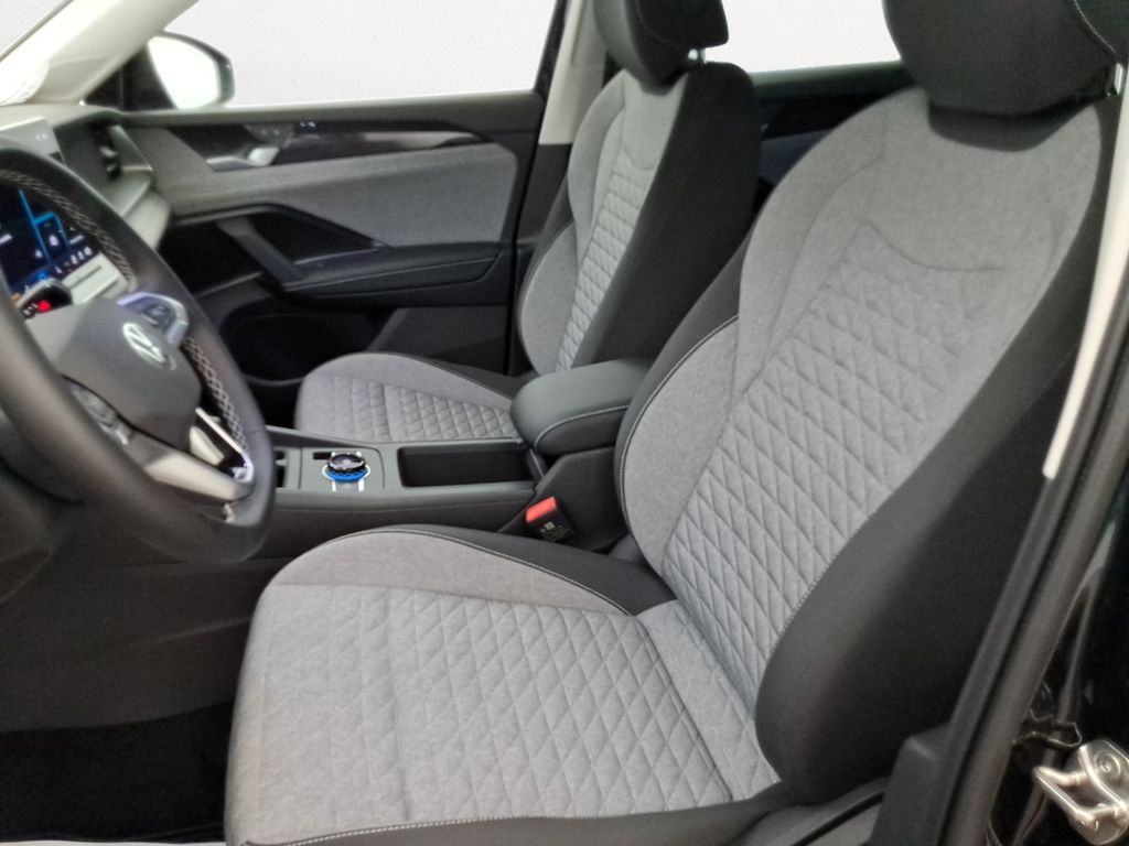 used 2025 Volkswagen Tiguan car, priced at $26,999