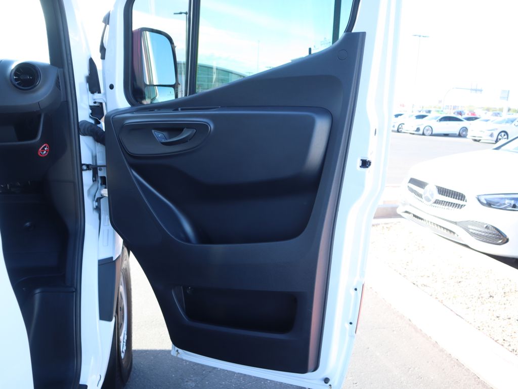 Thumbnail: 2024 Mercedes-Benz Sprinter - 22