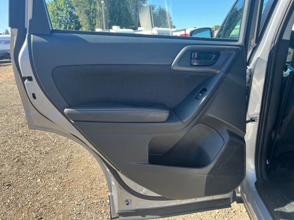 2018 Ice Silver Metallic Subaru Forester 2.5i AWD SUV