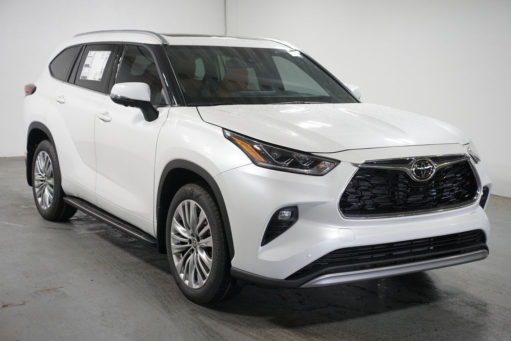 Thumbnail: 2026 Toyota Highlander - 3