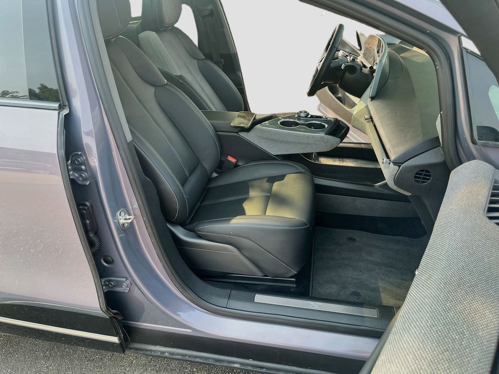 Used 2025 Silver Cadillac Luxury image 30