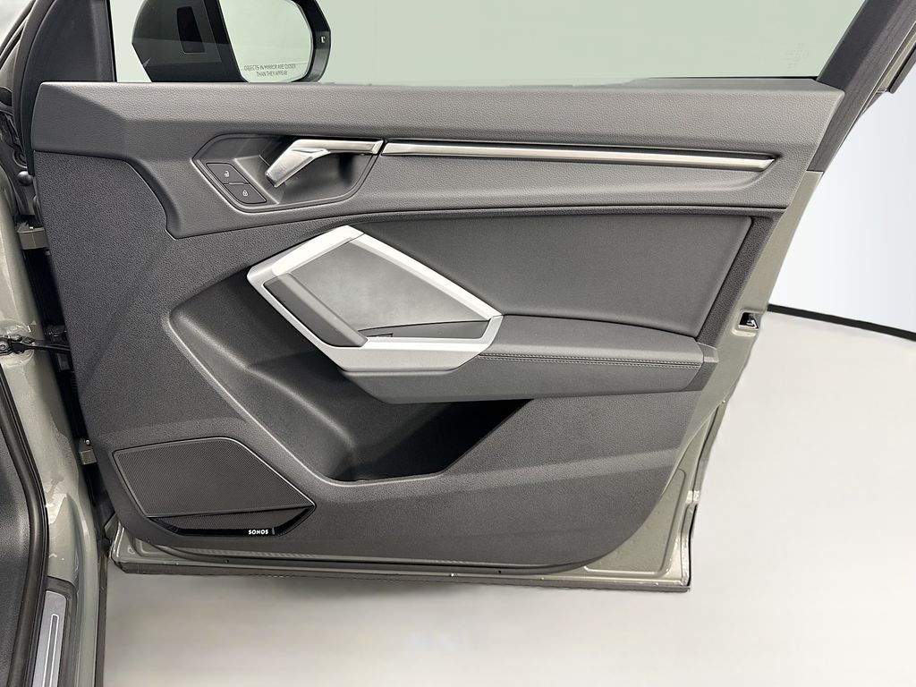 Thumbnail: 2025 Audi Q3 - 23