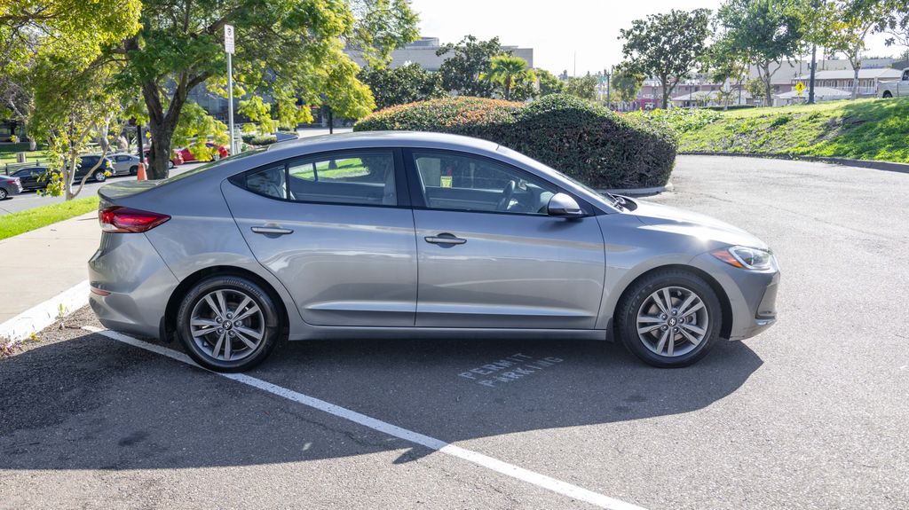 Used 2017 Hyundai Elantra SE 4D Sedan